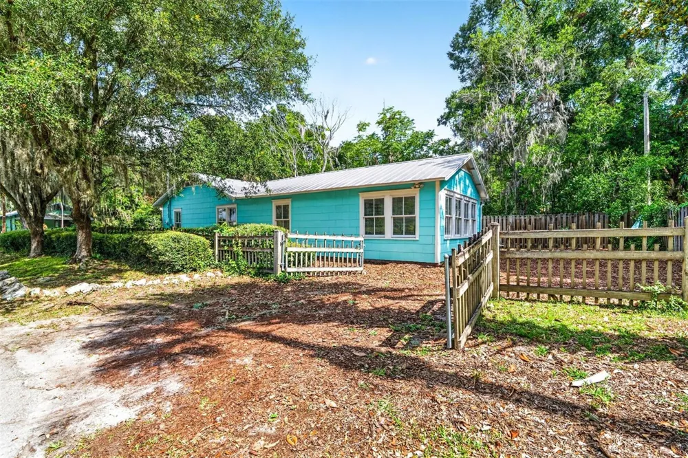 433 SE 7TH STREET Gainesville, FL 32601