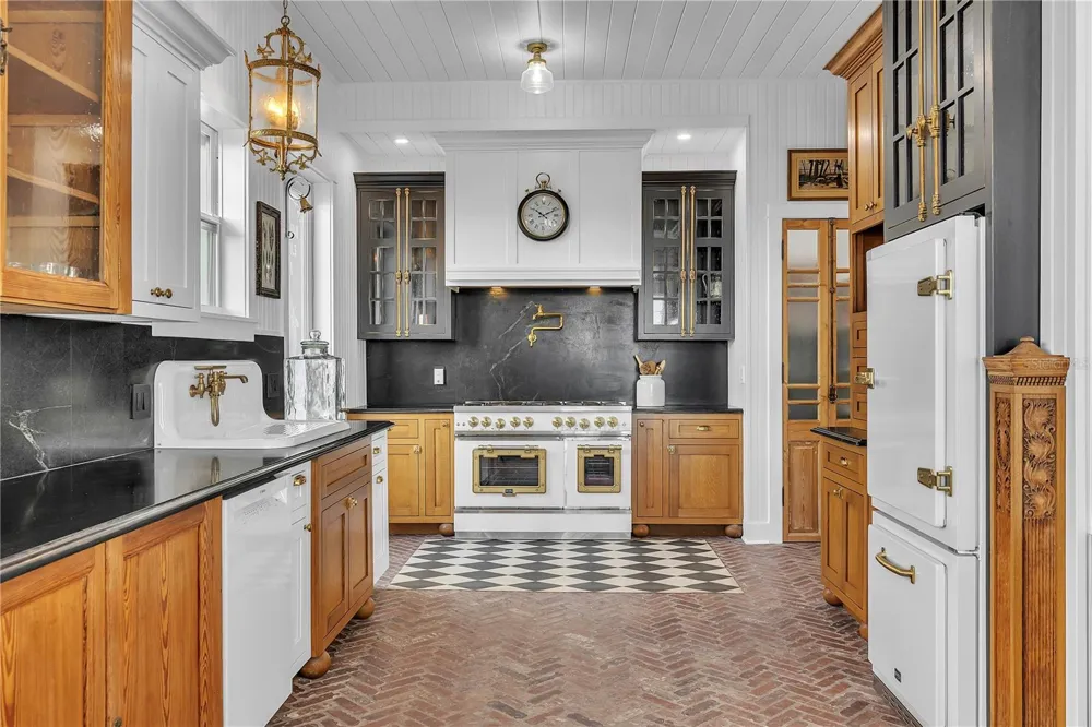 8241 MAIN STREET Bokeelia, FL 33922