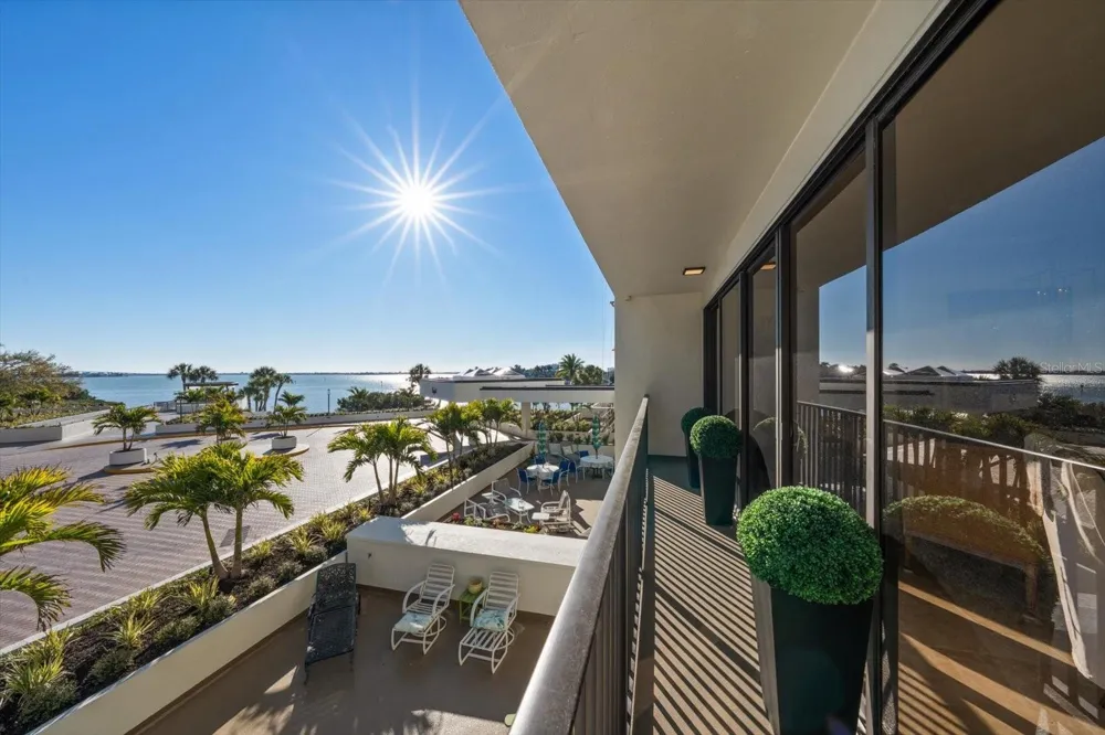 8 BELLEVIEW BOULEVARD #203 Belleair, FL 33756