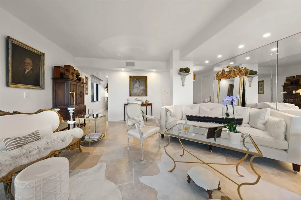 8 BELLEVIEW BOULEVARD #203 Belleair, FL 33756