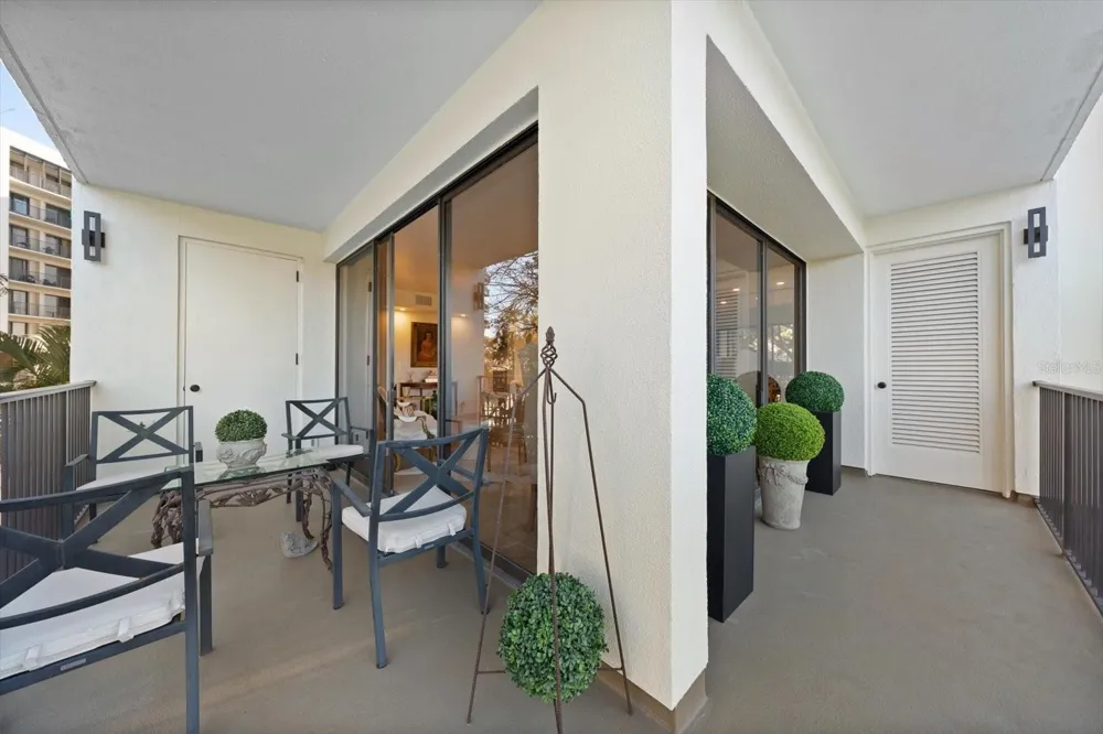 8 BELLEVIEW BOULEVARD #203 Belleair, FL 33756