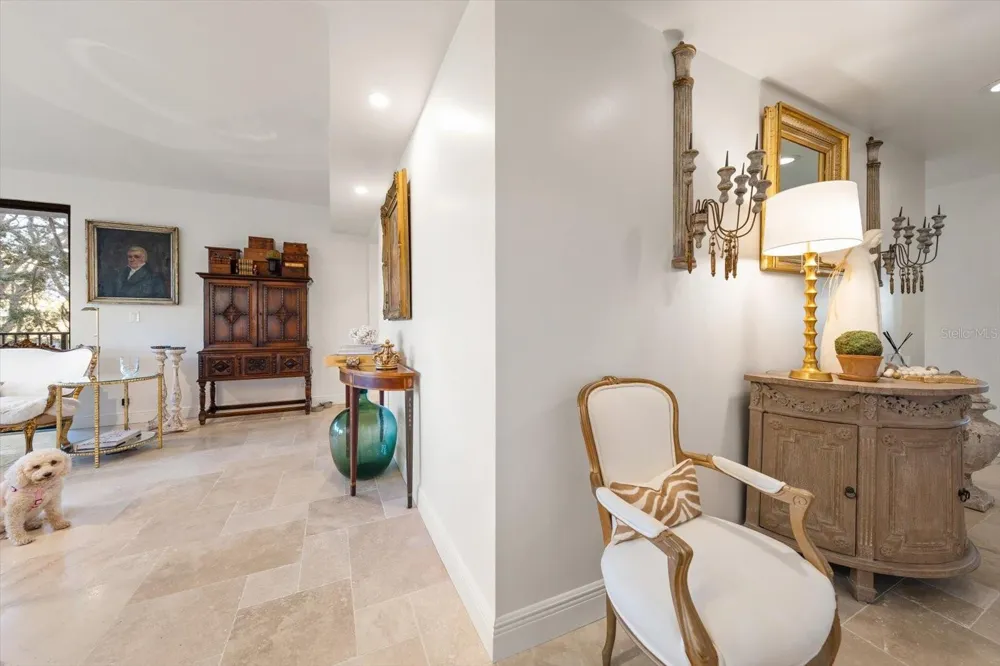 8 BELLEVIEW BOULEVARD #203 Belleair, FL 33756