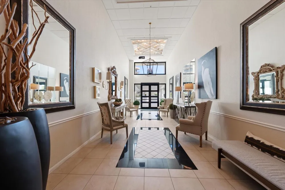 8 BELLEVIEW BOULEVARD #203 Belleair, FL 33756