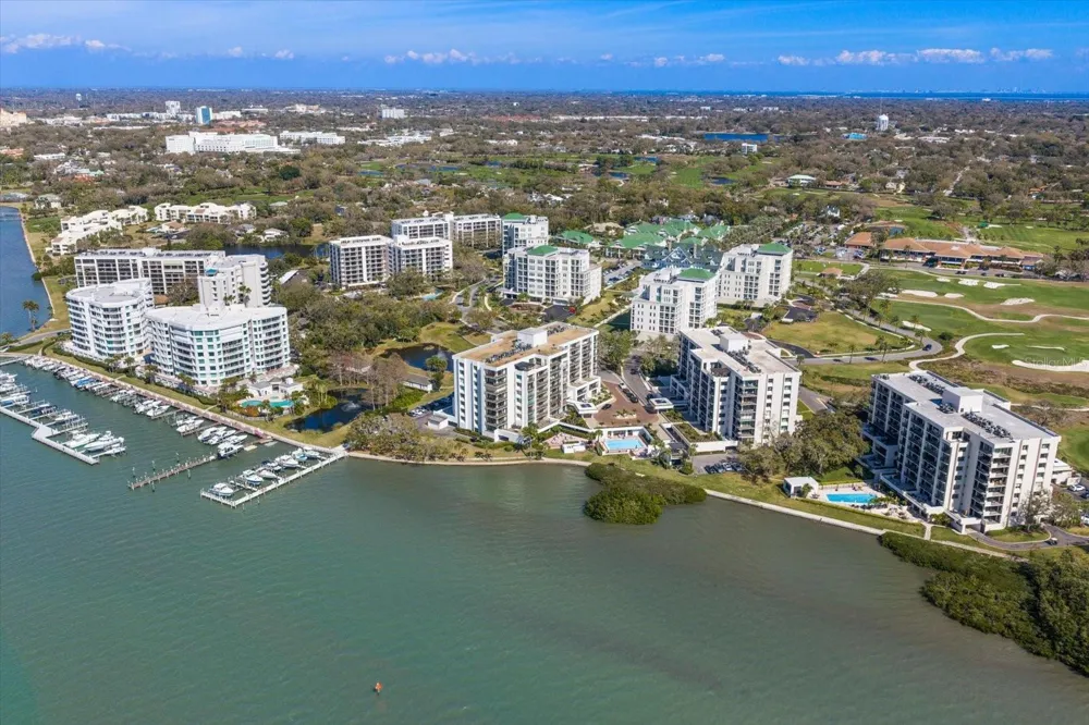 8 BELLEVIEW BOULEVARD #203 Belleair, FL 33756