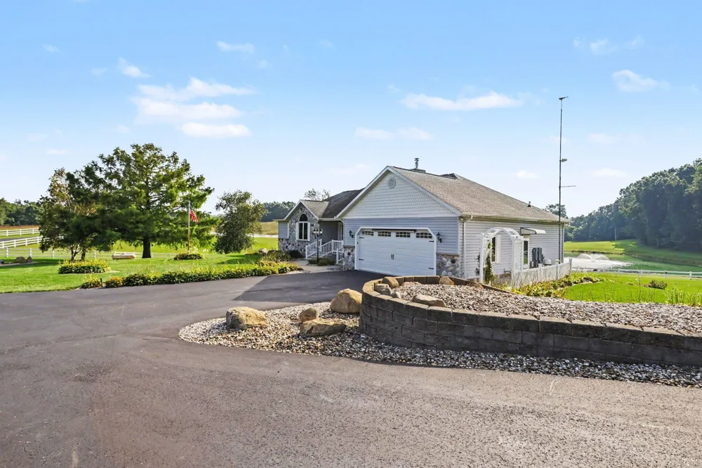 65650 Dailey Road Edwardsburg, MI 49112