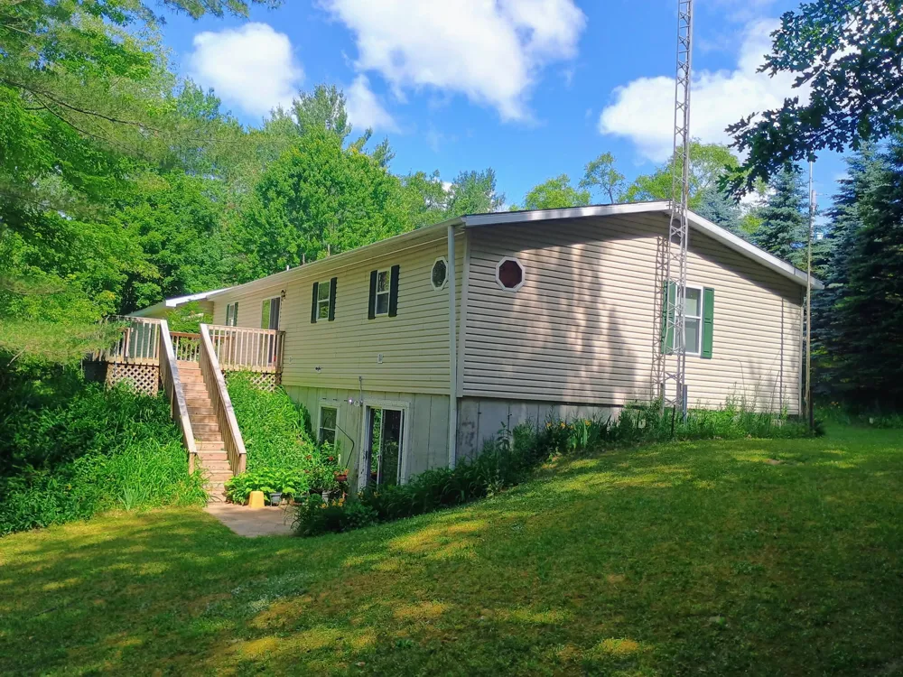 167 Mill Road Blanchard, MI 49310