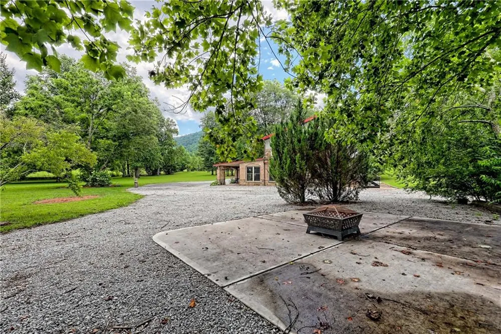 1422 Wolffork Road Rabun Gap, GA 30568