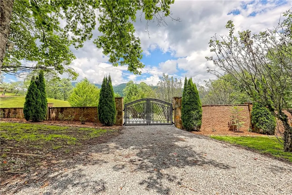 1422 Wolffork Road Rabun Gap, GA 30568