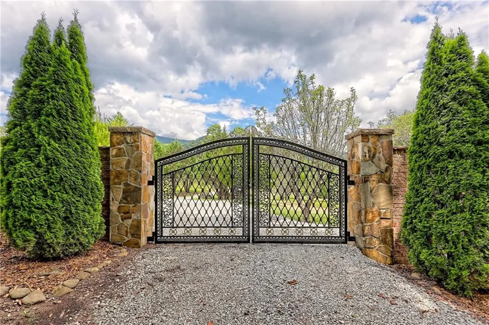 1422 Wolffork Road Rabun Gap, GA 30568