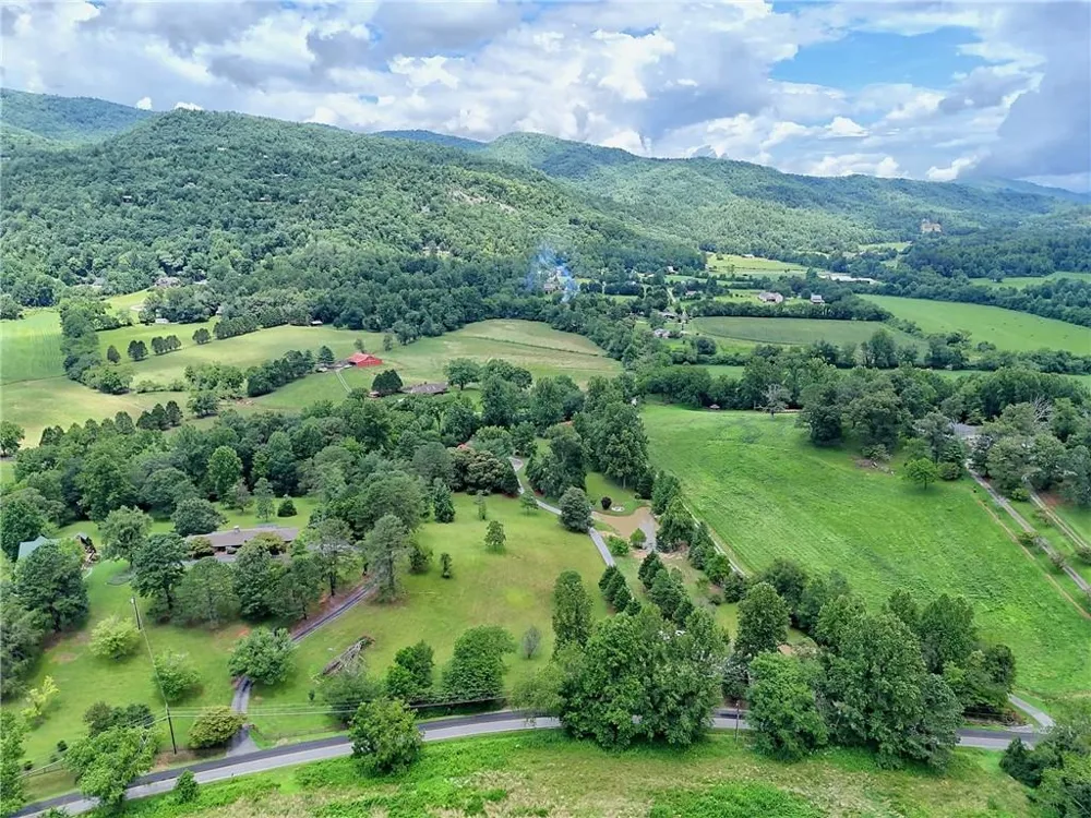 1422 Wolffork Road Rabun Gap, GA 30568