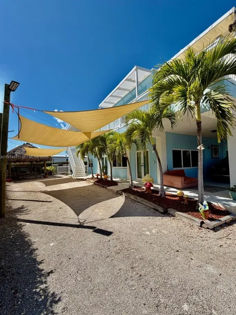 212 Banyan Ln