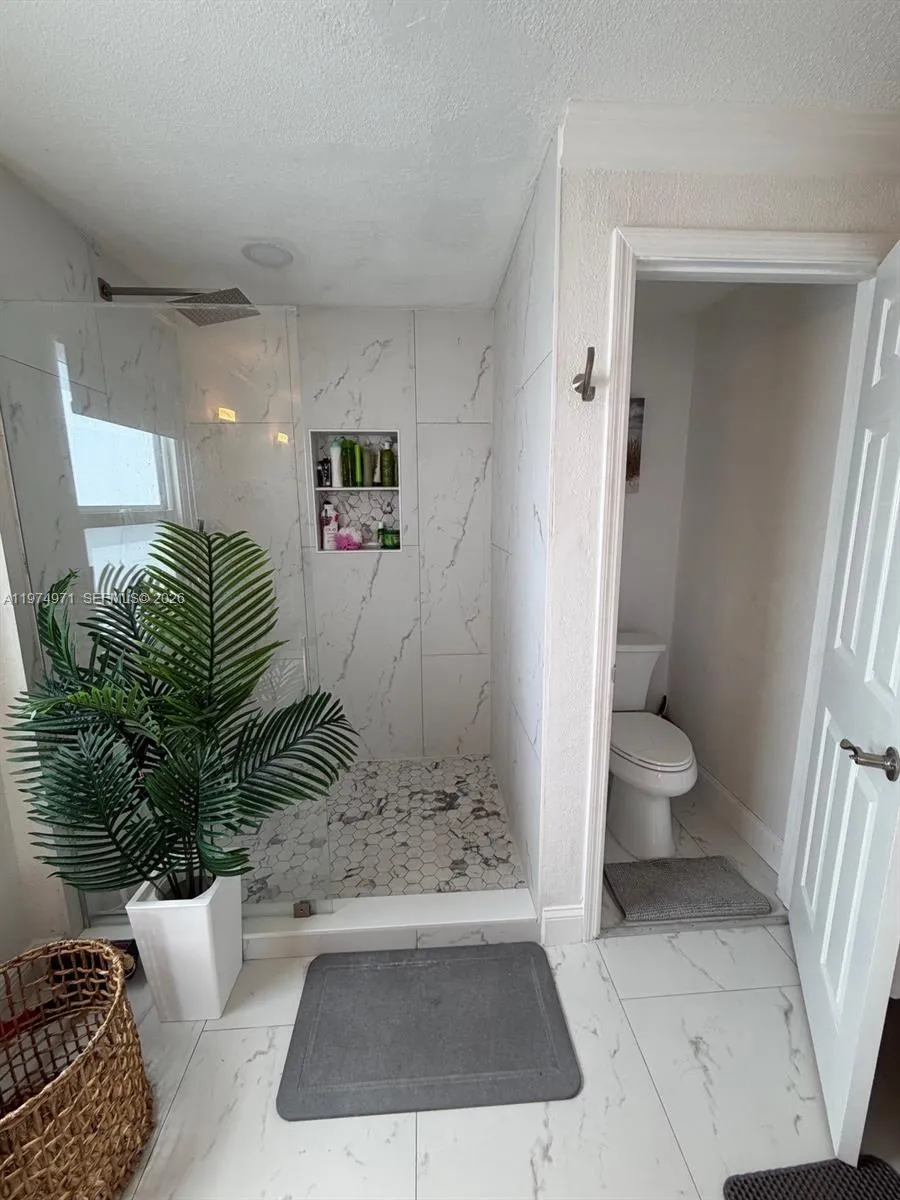 212 Banyan Ln Tavernier, FL 33070
