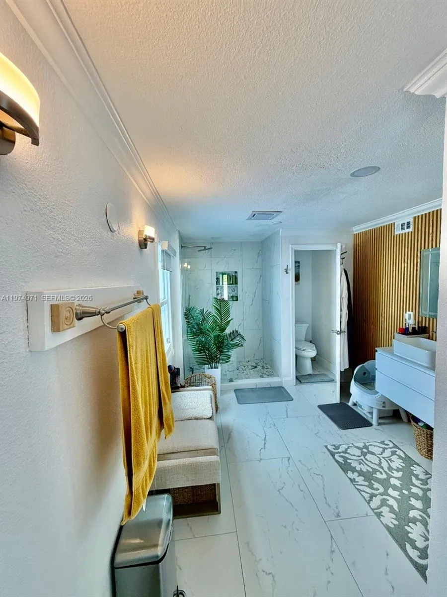 212 Banyan Ln Tavernier, FL 33070