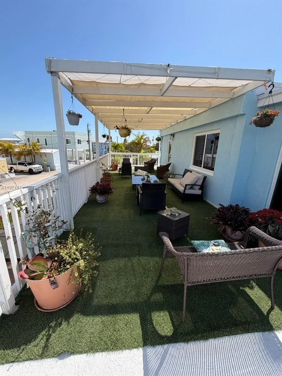 212 Banyan Ln Tavernier, FL 33070