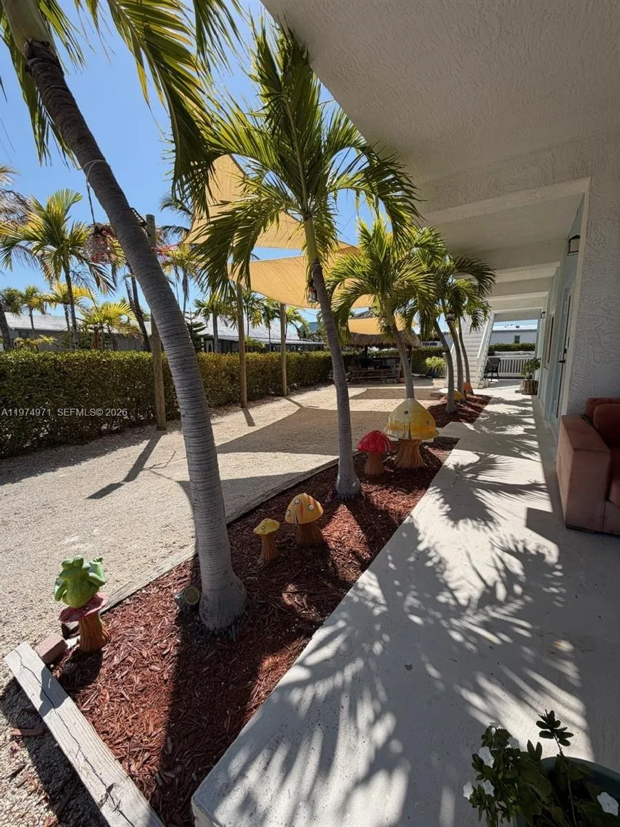 212 Banyan Ln Tavernier, FL 33070