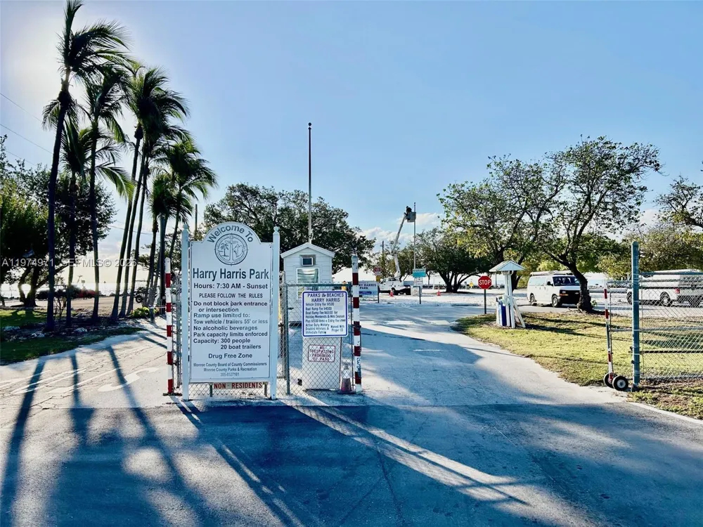 212 Banyan Ln Tavernier, FL 33070