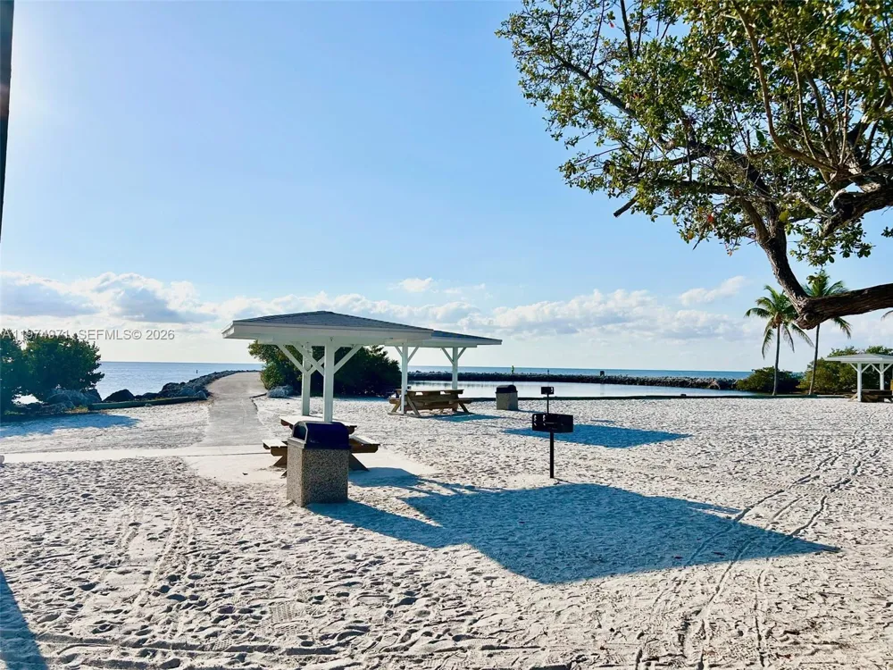 212 Banyan Ln Tavernier, FL 33070