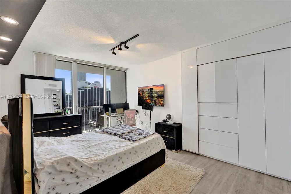 1750 Bayshore Dr #2510 Miami, FL 33132