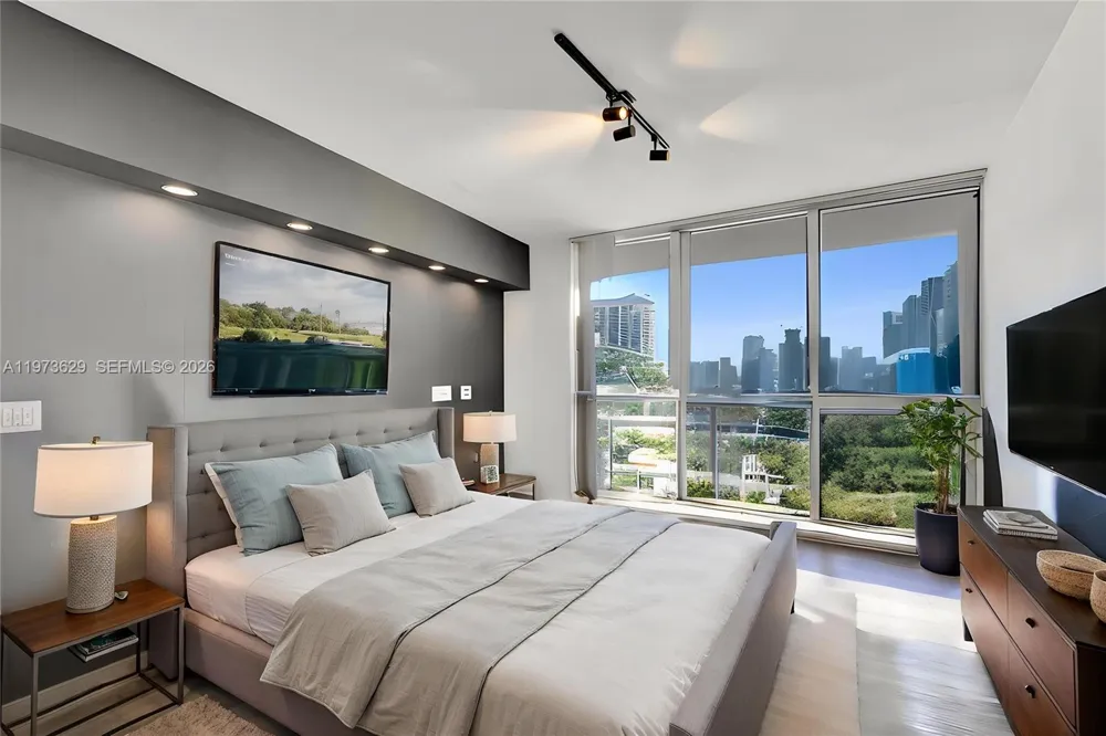 1750 Bayshore Dr #2510 Miami, FL 33132