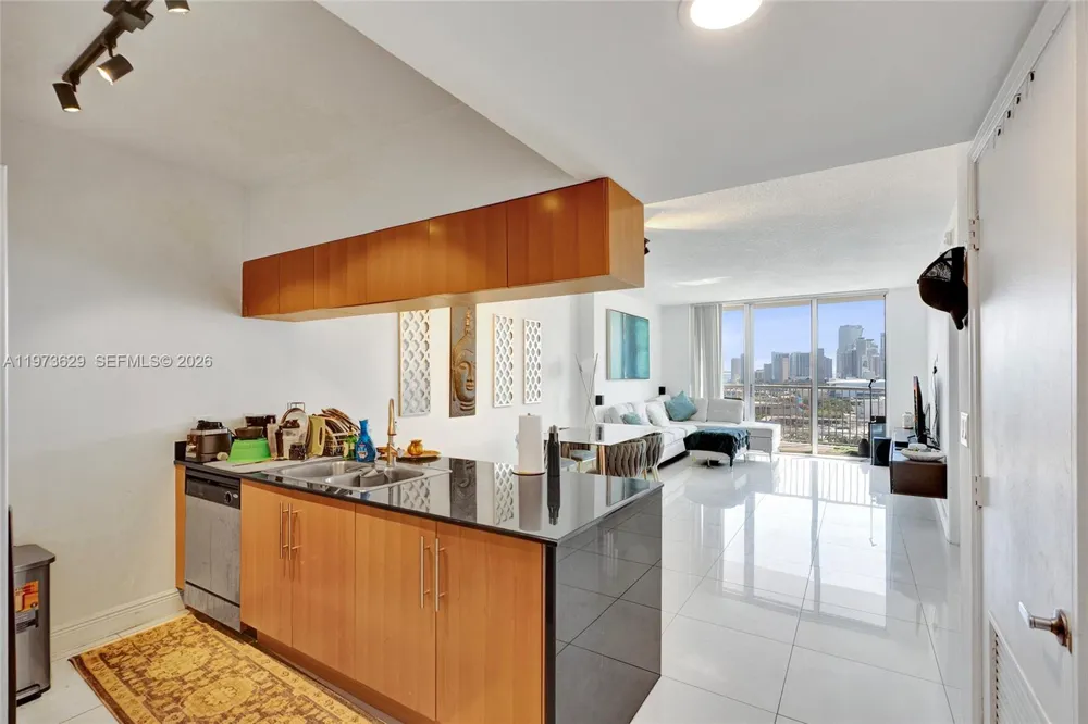 1750 Bayshore Dr #2510 Miami, FL 33132
