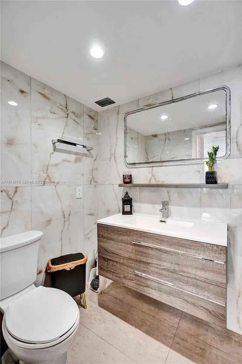 2750 NE 183rd St #406 Aventura, FL 33160