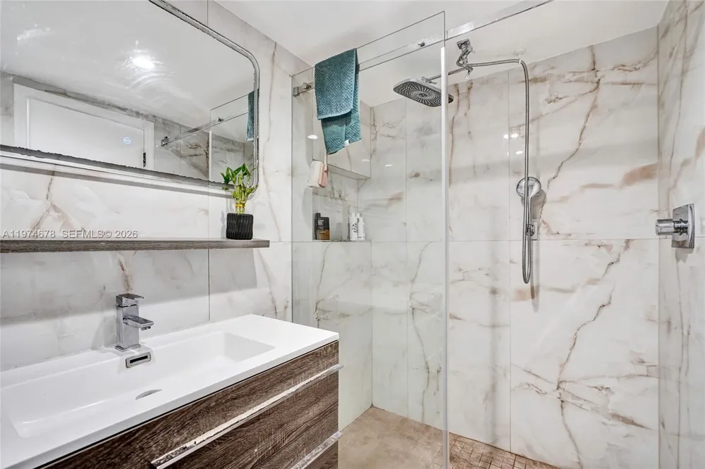 2750 NE 183rd St #406 Aventura, FL 33160