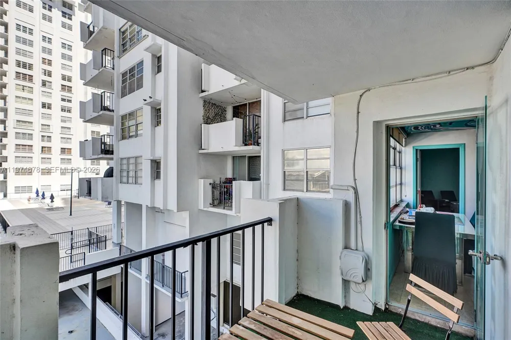 2750 NE 183rd St #406 Aventura, FL 33160