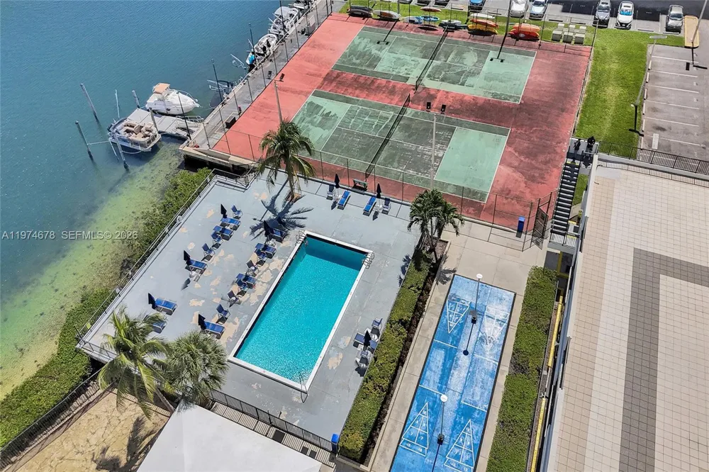 2750 NE 183rd St #406 Aventura, FL 33160