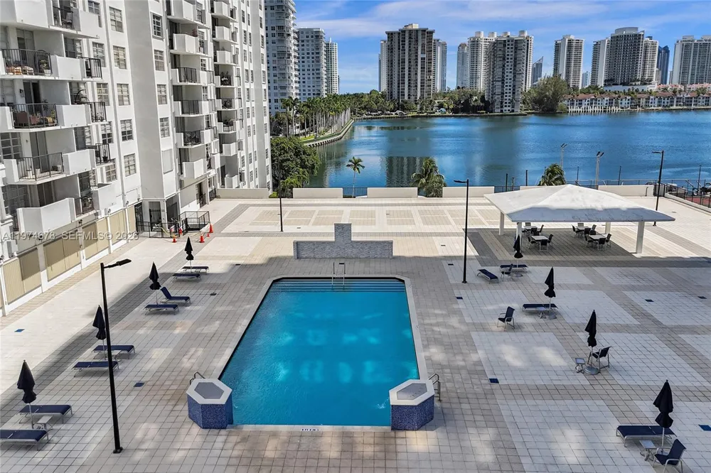 2750 NE 183rd St #406 Aventura, FL 33160