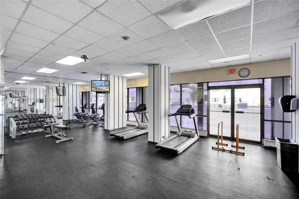 2750 NE 183rd St #406 Aventura, FL 33160