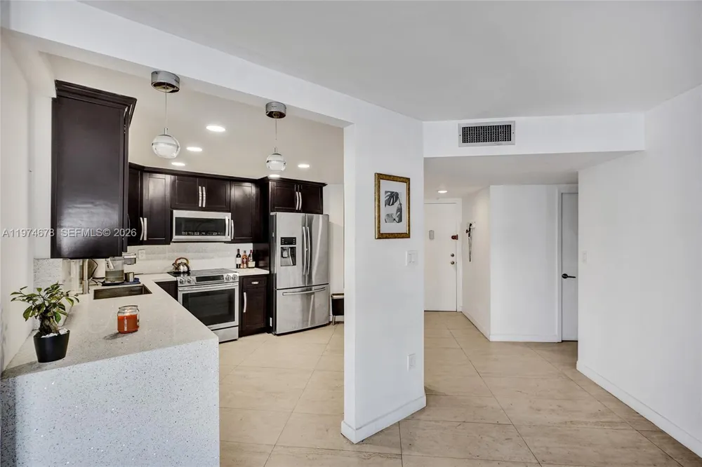 2750 NE 183rd St #406 Aventura, FL 33160