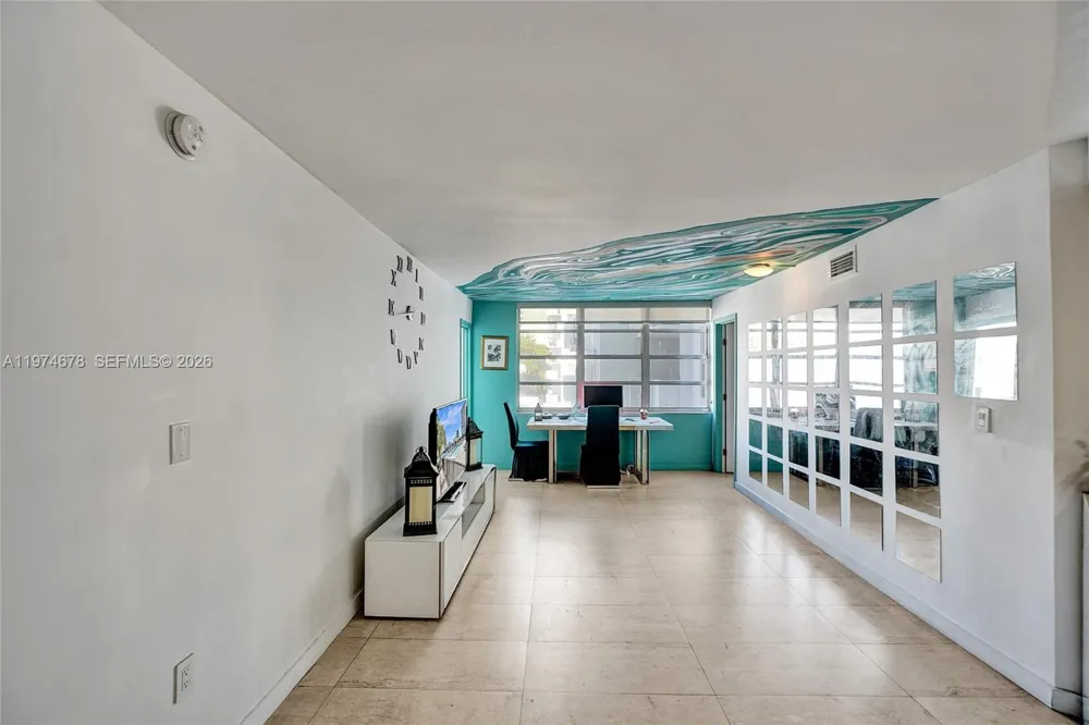 2750 NE 183rd St #406 Aventura, FL 33160