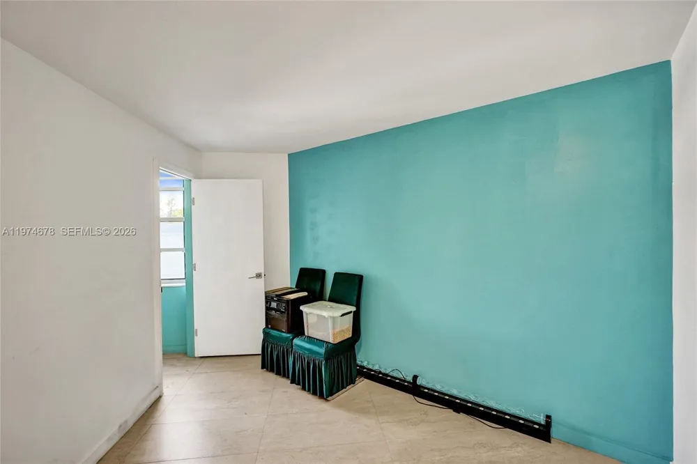 2750 NE 183rd St #406 Aventura, FL 33160