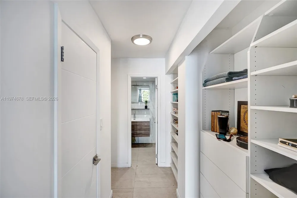 2750 NE 183rd St #406 Aventura, FL 33160