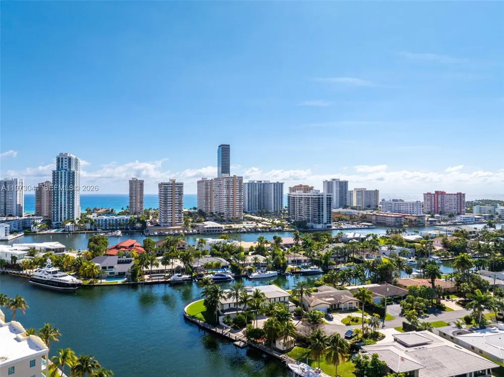 501 Hibiscus Dr Hallandale Beach, FL 33009