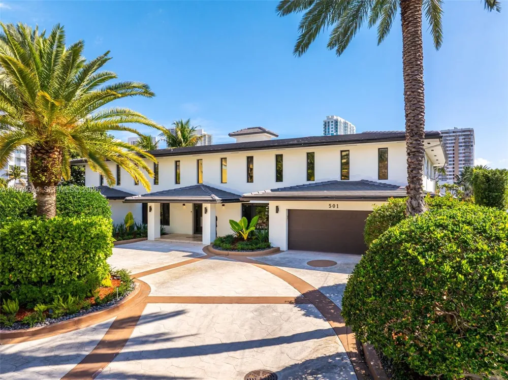 501 Hibiscus Dr Hallandale Beach, FL 33009