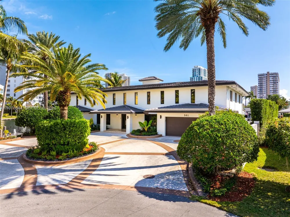 501 Hibiscus Dr Hallandale Beach, FL 33009