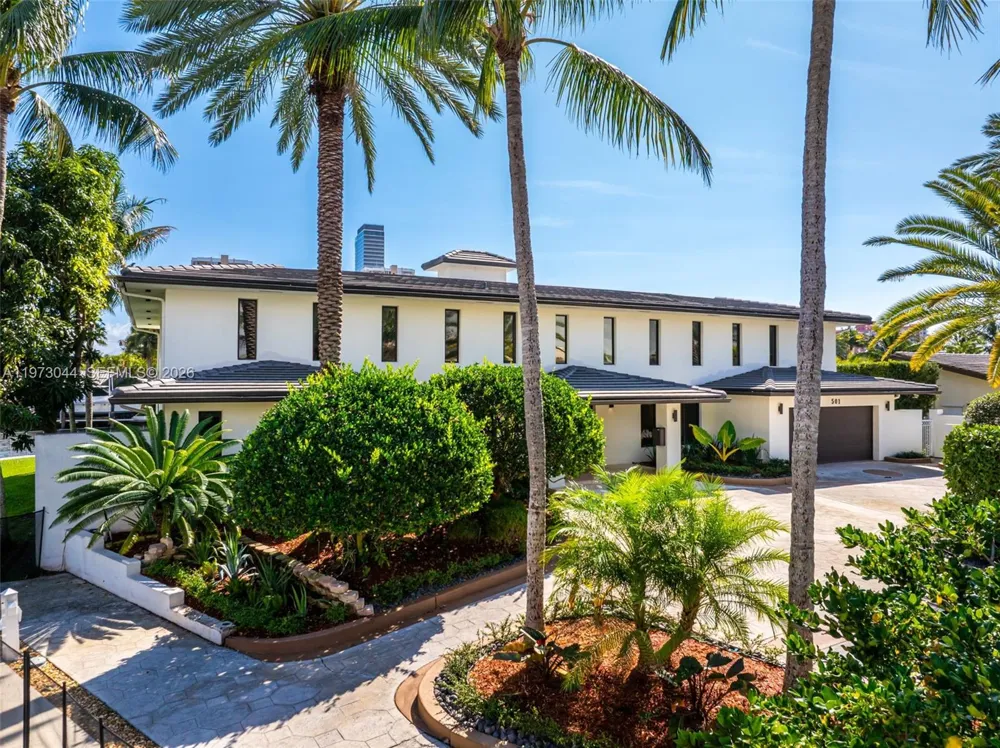 501 Hibiscus Dr Hallandale Beach, FL 33009