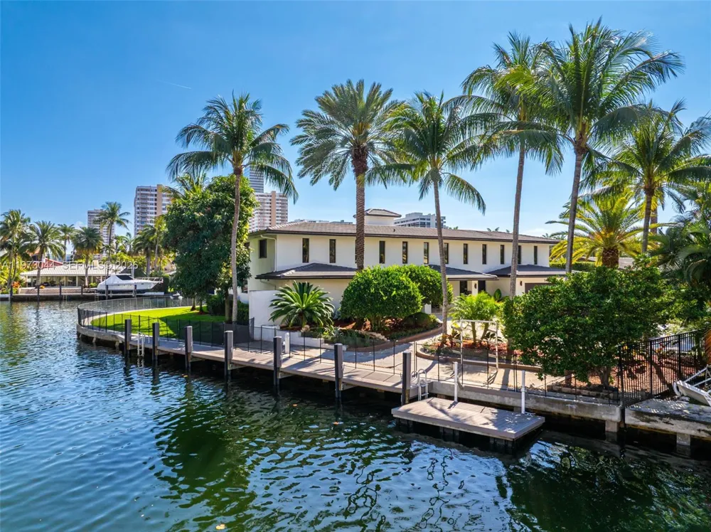 501 Hibiscus Dr Hallandale Beach, FL 33009