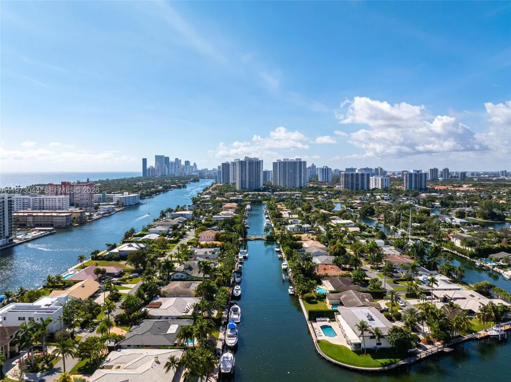 501 Hibiscus Dr Hallandale Beach, FL 33009