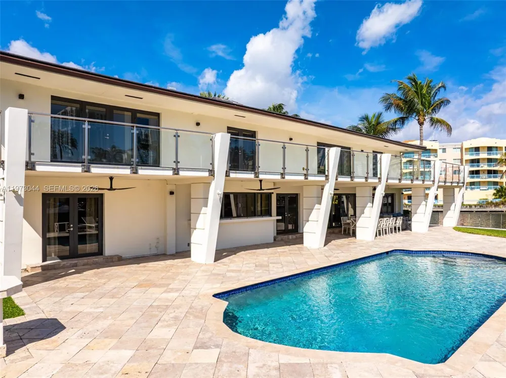 501 Hibiscus Dr Hallandale Beach, FL 33009