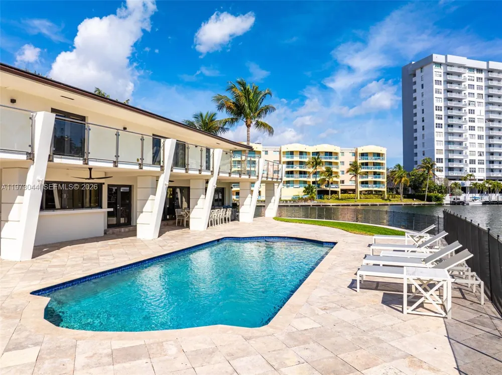 501 Hibiscus Dr Hallandale Beach, FL 33009