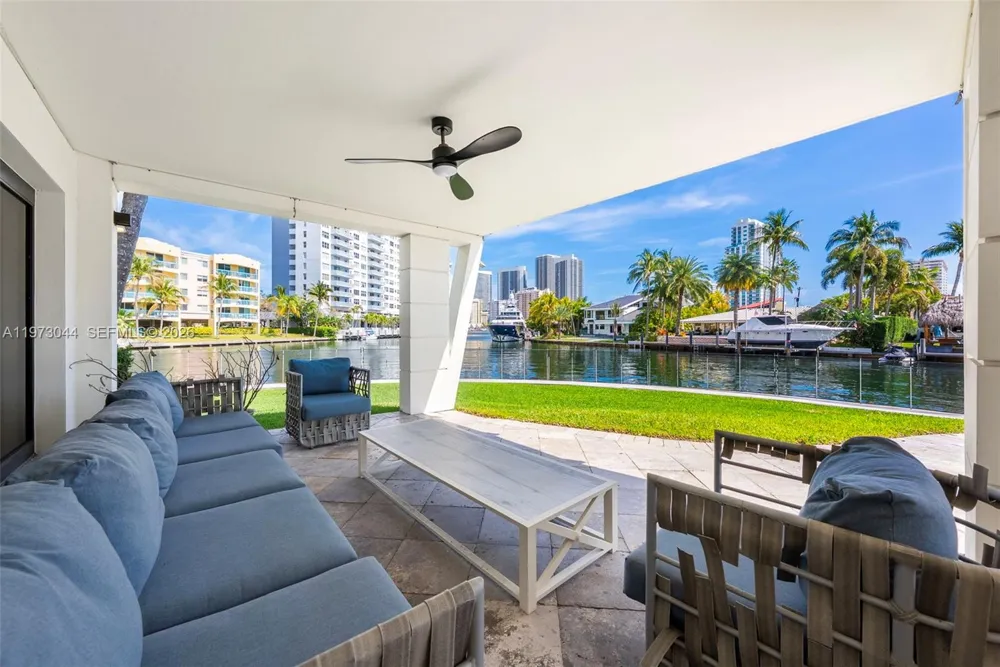 501 Hibiscus Dr Hallandale Beach, FL 33009