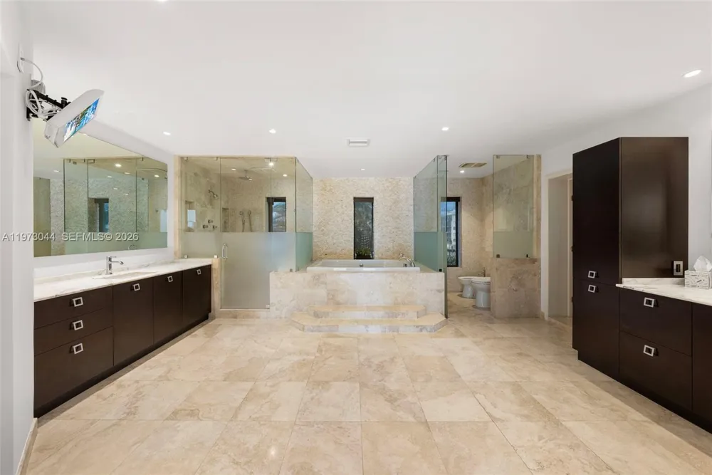 501 Hibiscus Dr Hallandale Beach, FL 33009