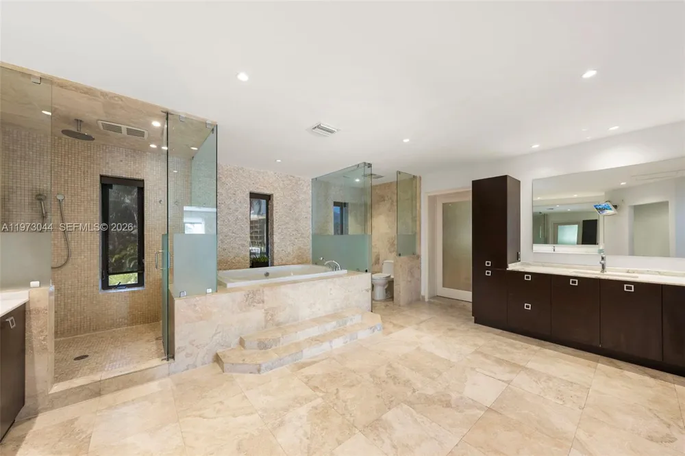 501 Hibiscus Dr Hallandale Beach, FL 33009