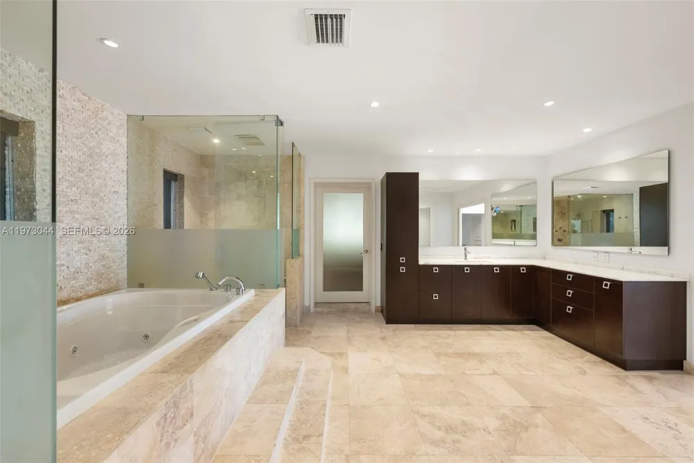 501 Hibiscus Dr Hallandale Beach, FL 33009