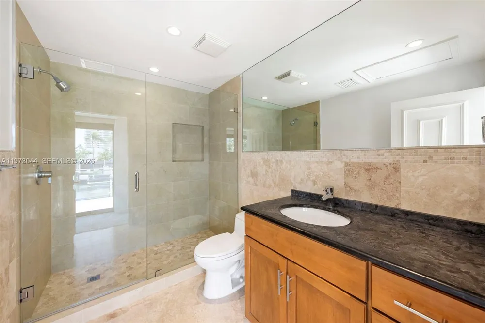 501 Hibiscus Dr Hallandale Beach, FL 33009