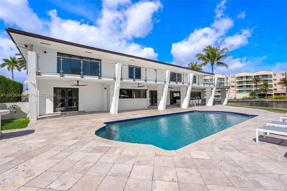 501 Hibiscus Dr Hallandale Beach, FL 33009