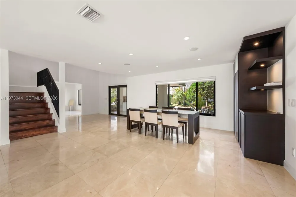 501 Hibiscus Dr Hallandale Beach, FL 33009