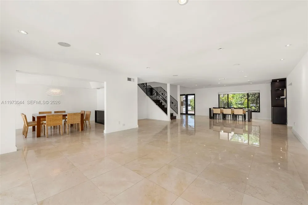 501 Hibiscus Dr Hallandale Beach, FL 33009